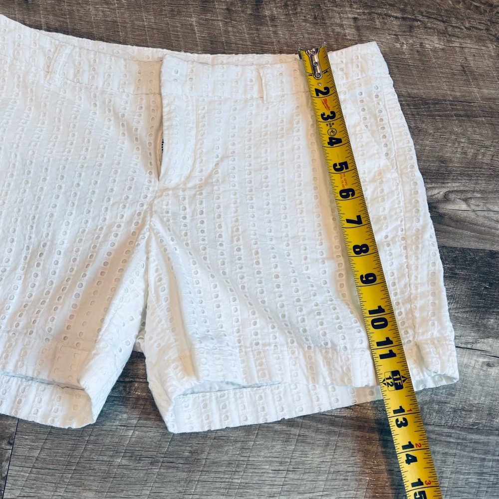 Merona Women's White Eyelet Lace Flat Front Chino Shorts Size 4 - Picture 7 of 7